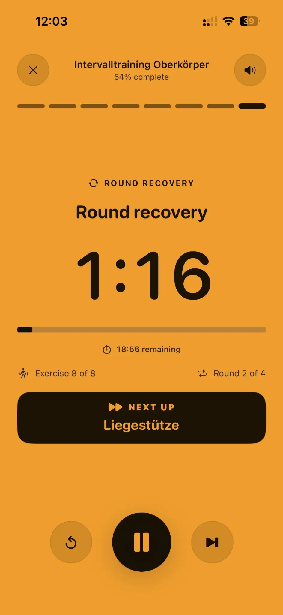 HiInterval workout screen showing an orange round recovery phase